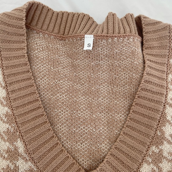 Checkered cream and brown sweater vest. Thrifted. Worn once. - Picture 5 of 6